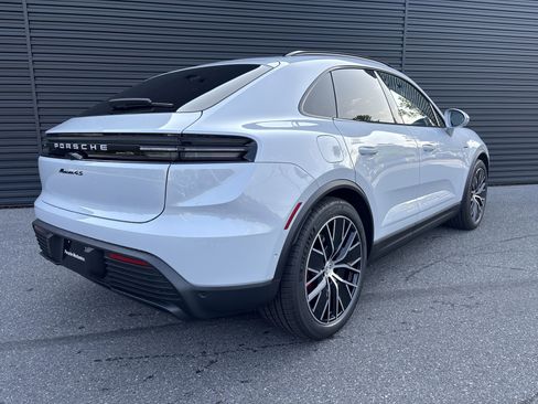 New 2025 Porsche Macan 4S Electric image 5