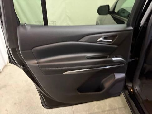 Used 2025 Chevrolet Traverse LT AWD/4WD image 21