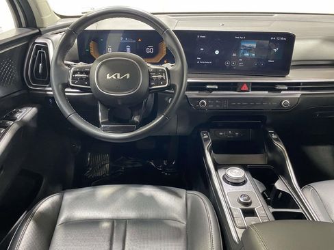 Used 2025 Kia Sorento EX image 9