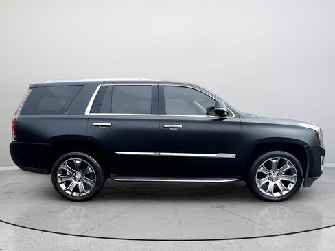 Certified 2020 Cadillac Escalade Luxury image 7