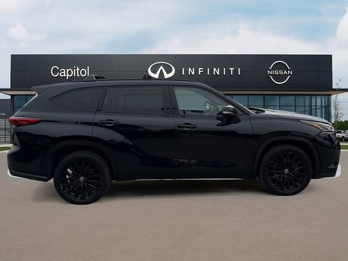 Used 2023 Toyota Highlander L image 4