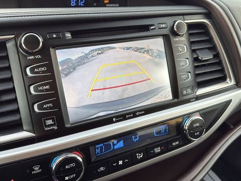 Used 2019 Toyota Highlander Limited image 29