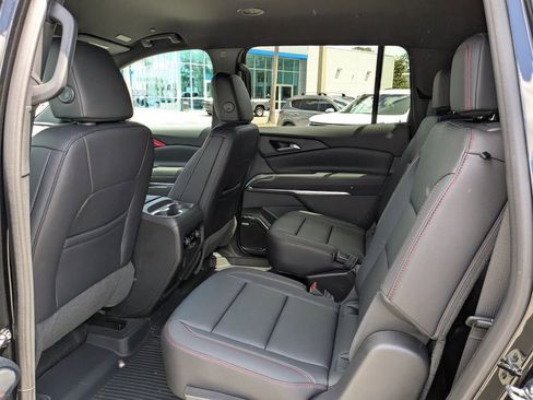 New 2026 Chevrolet Traverse Z71 w/ Enhanced Driving Package AWD/4WD image 13