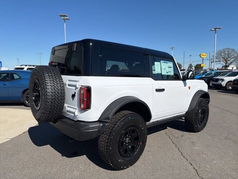 New 2026 Ford Bronco Badlands image 3