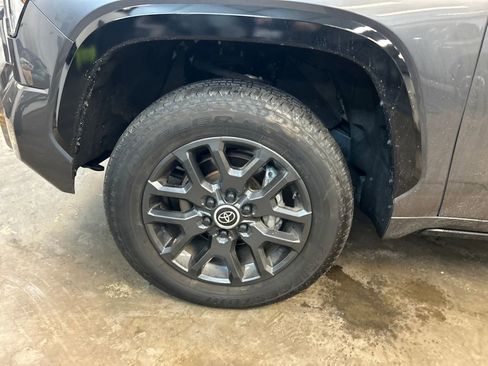 Used 2024 Toyota Tundra Platinum image 27