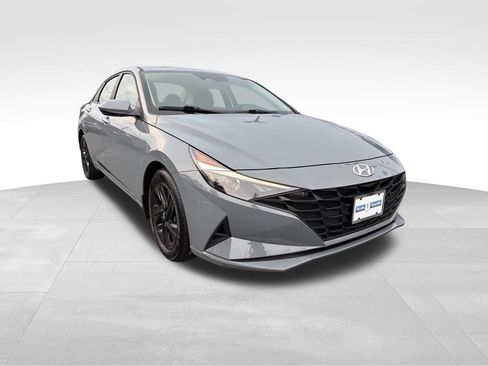 Used 2022 Hyundai Elantra SEL FWD image 1