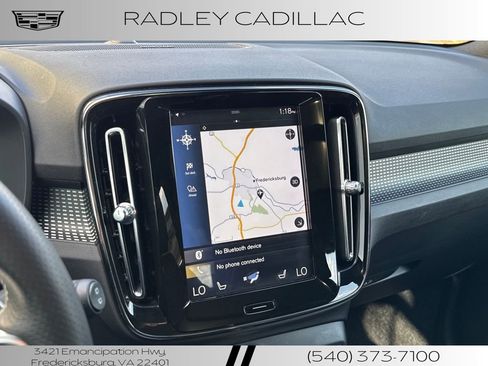 Used 2020 Volvo XC40 T5 R-Design image 8