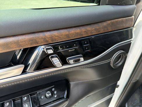 Used 2024 Jeep Grand Wagoneer L 4WD image 22