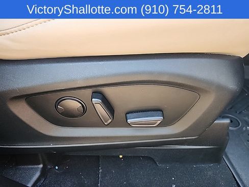 Used 2021 Ford Explorer XLT w/ Equipment Group 202A RWD image 34