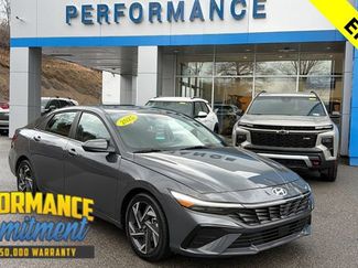 Used 2025 Hyundai Elantra SEL video 1