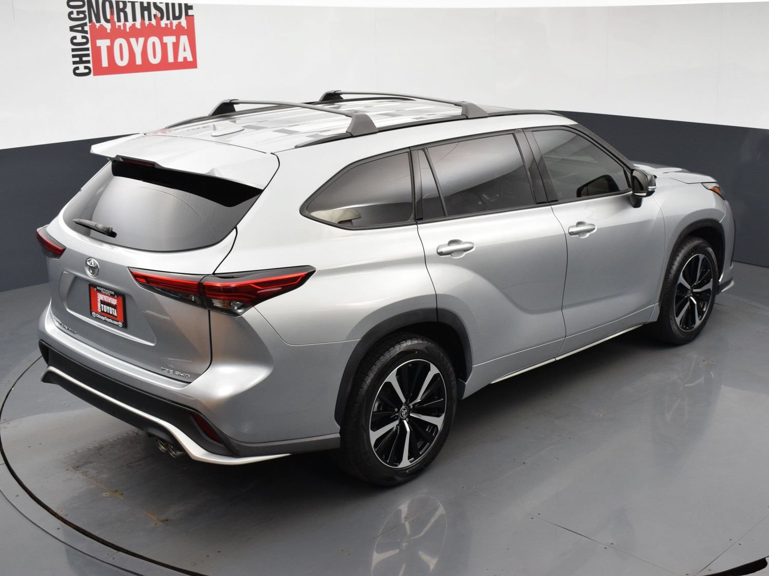 Used 2022 Toyota Highlander XSE AWD/4WD image 25