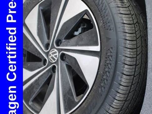 Used 2024 Volkswagen Taos SE image 11