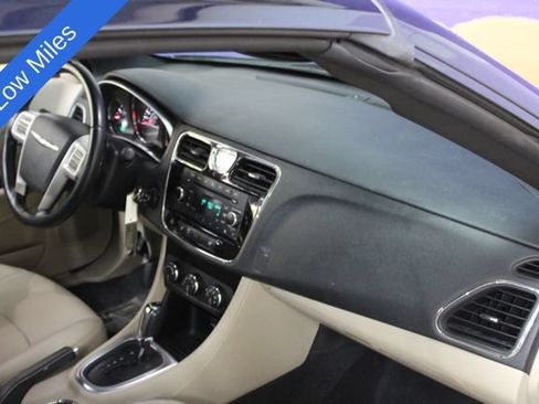 Used 2012 Chrysler 200 Limited FWD image 10