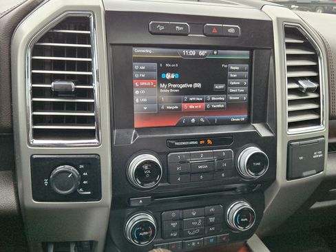 Used 2015 Ford F150 King Ranch w/ Equipment Group 601A Luxury image 24