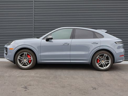 Certified 2024 Porsche Cayenne S AWD/4WD image 2