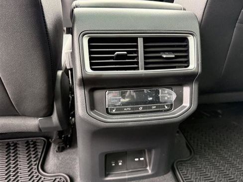 New 2025 Volkswagen Atlas SEL image 28