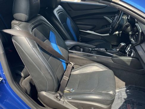Used 2019 Chevrolet Camaro SS RWD image 6