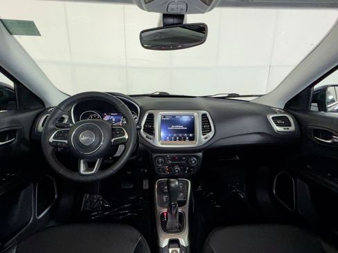 Used 2019 Jeep Compass Latitude w/ Popular Equipment Group AWD/4WD image 23