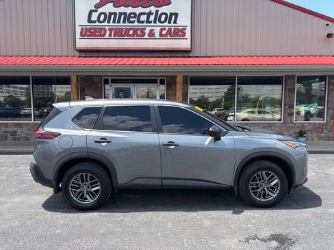 Used 2021 Nissan Rogue S AWD/4WD image 3