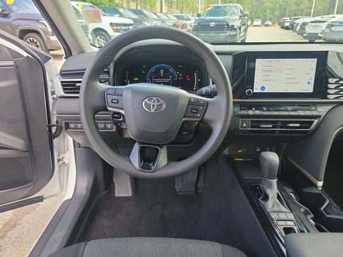 Certified 2025 Toyota Camry LE FWD image 17