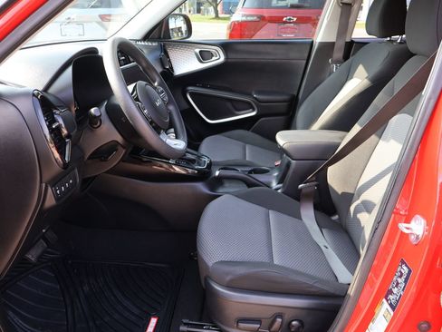 Used 2024 Kia Soul S FWD image 15