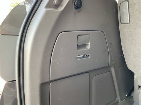 Used 2016 Honda Odyssey Touring Elite image 40