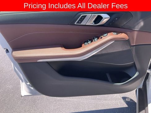 Used 2023 BMW X5 xDrive40i w/ Premium Package AWD/4WD image 3