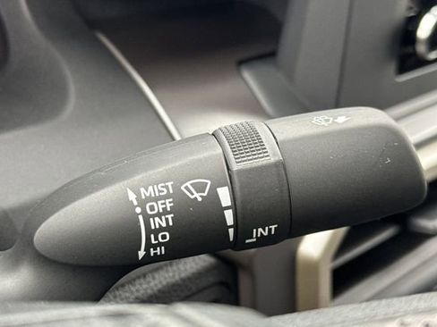 Used 2025 Toyota Tacoma SR5 image 39