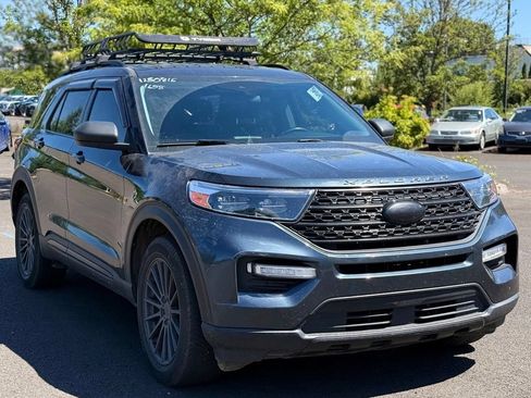 Used 2022 Ford Explorer XLT w/ Equipment Group 202A AWD/4WD image 7