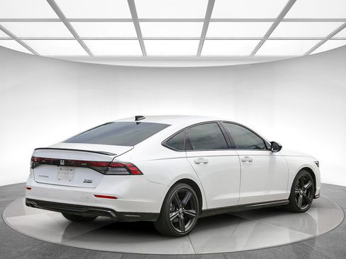 Used 2024 Honda Accord Sport image 3