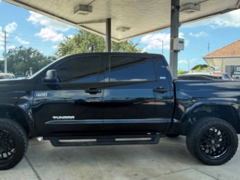 Used 2021 Toyota Tundra SR5 w/ SR5 Leather Package RWD image 8
