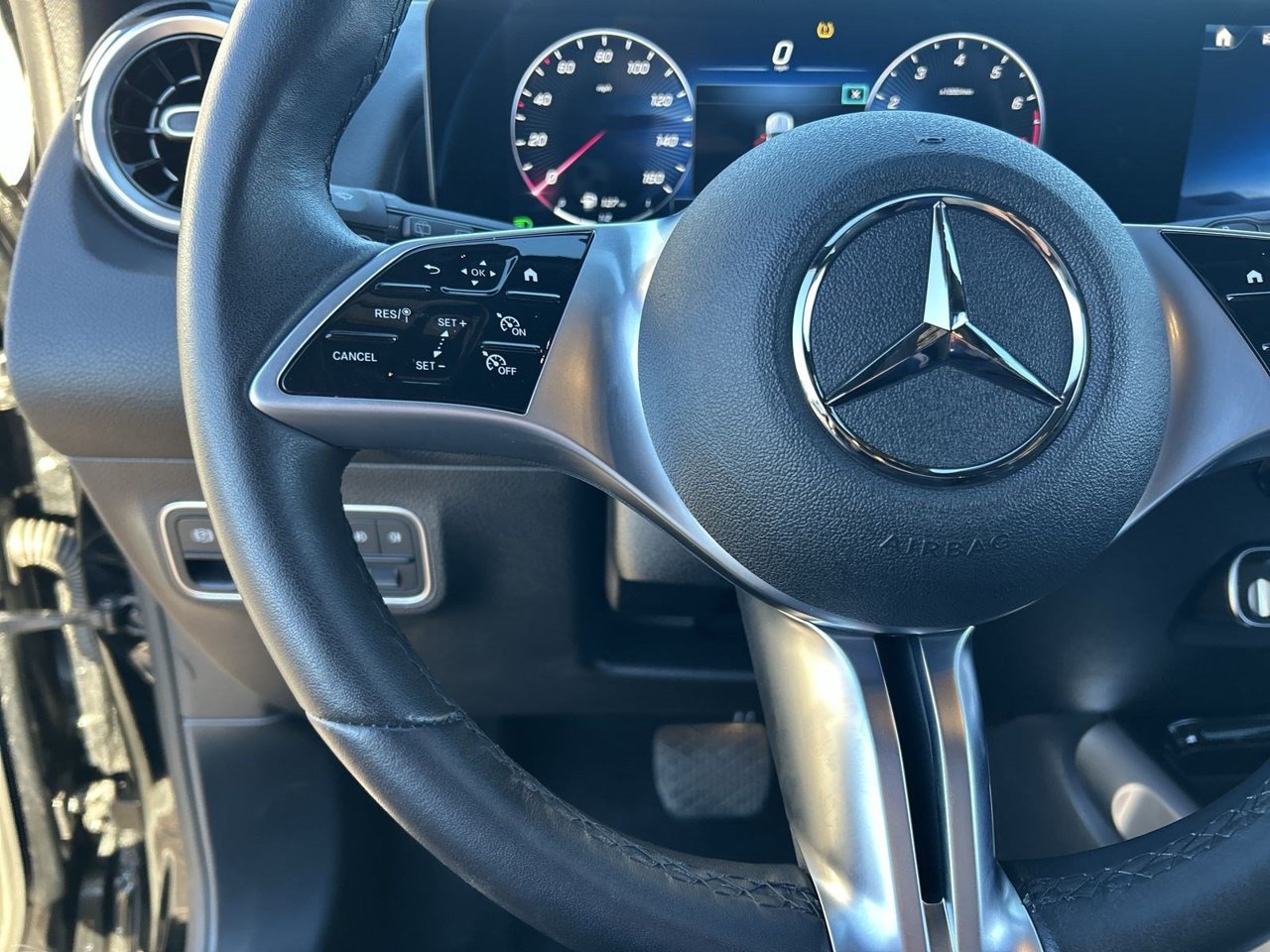 Used 2025 Mercedes-Benz GLB 250 image 19