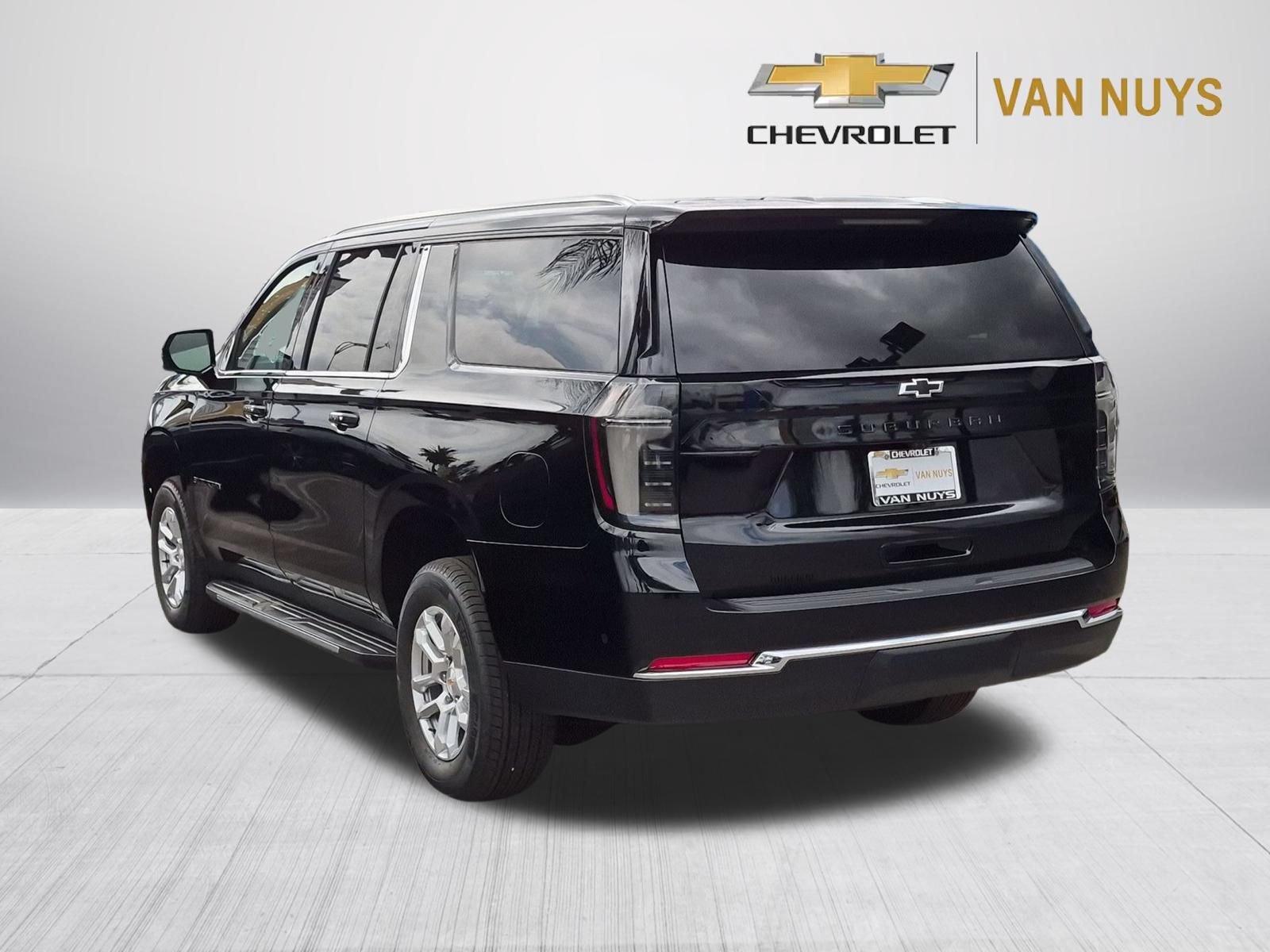 New 2026 Chevrolet Suburban LT w/ Comfort Package RWD image 4