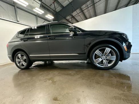 Used 2019 Volkswagen Tiguan SEL Premium AWD/4WD image 3