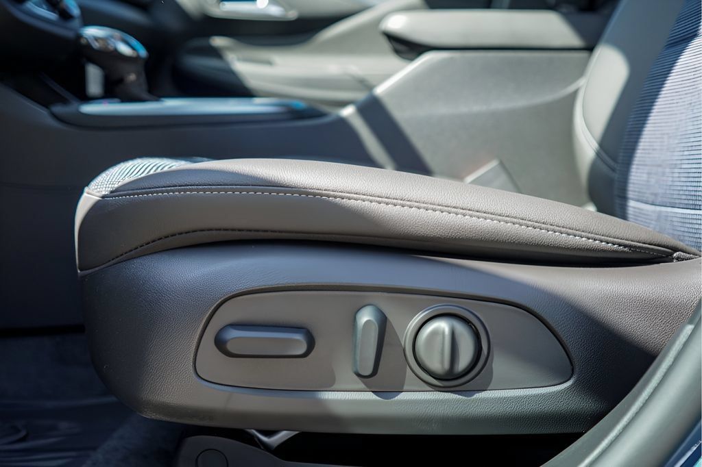 New 2026 Buick Envista Sport Touring w/ Convenience I Package FWD image 18