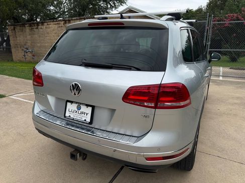 Used 2016 Volkswagen Touareg Sport AWD/4WD image 12