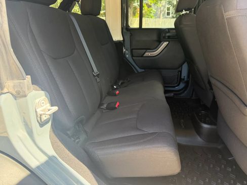 Used 2014 Jeep Wrangler Unlimited Sport w/ Quick Order Package 24S AWD/4WD image 12