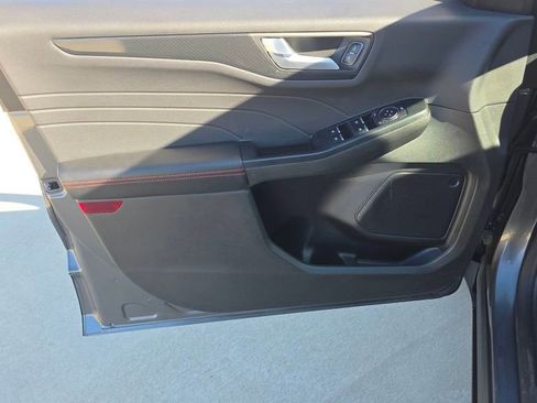 Used 2025 Ford Escape ST-Line image 23