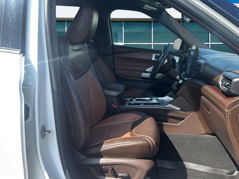 Used 2024 Ford Explorer King Ranch w/ Technology Package AWD/4WD image 11