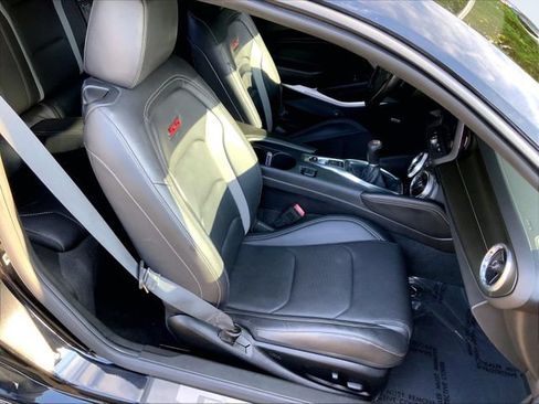 Used 2017 Chevrolet Camaro SS RWD image 30