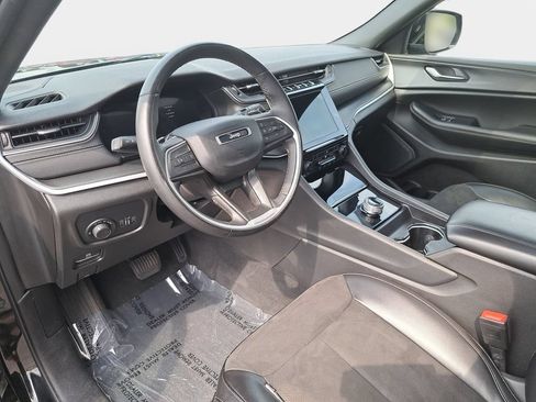 Certified 2023 Jeep Grand Cherokee L Altitude AWD/4WD image 18