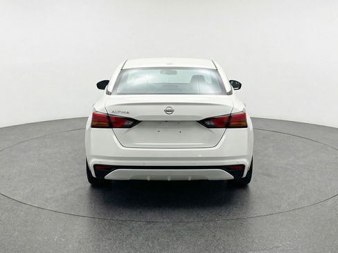 Used 2025 Nissan Altima 2.5 SV image 7