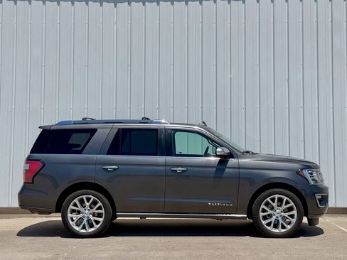 Used 2019 Ford Expedition Platinum AWD/4WD image 7