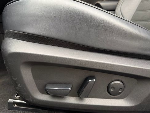 Used 2024 Mitsubishi Outlander SE image 16