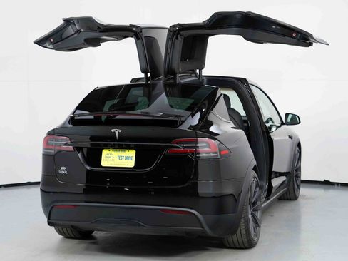 Used 2022 Tesla Model X image 53