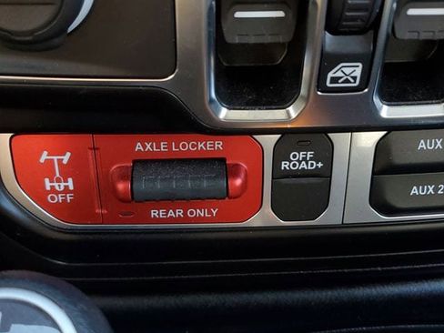 Certified 2022 Jeep Gladiator Mojave w/ Trailer Tow Package image 38