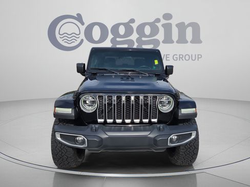 Used 2020 Jeep Gladiator Overland w/ LED Lighting Group AWD/4WD image 8