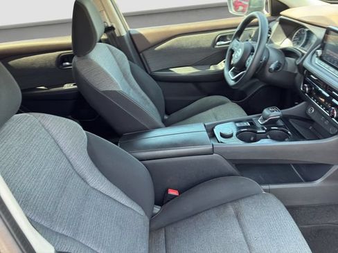 Used 2021 Nissan Rogue SV AWD/4WD image 9