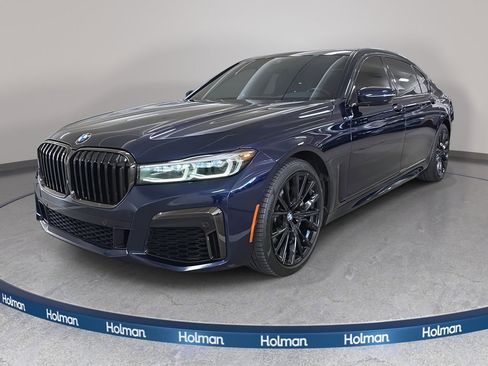 Used 2022 BMW 740i w/ M Sport Package image 1