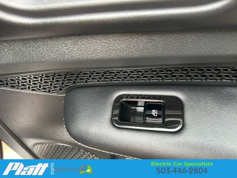 Used 2023 Nissan Ariya FWD image 34
